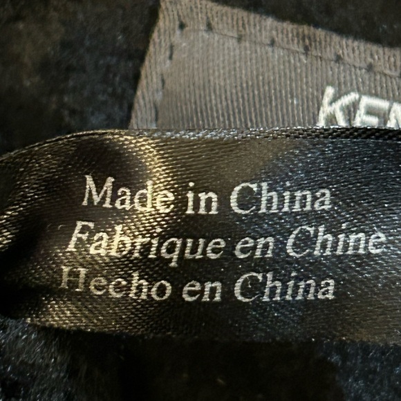 Kenneth Cole Reaction Quilted Black Crossbody Bag - Picture 8 of 11